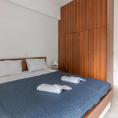 Cozy 10 Meters Form The Golden * Hersonissos (Crete)